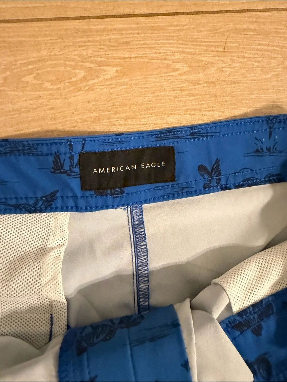 American Eagle-Men’s swim trunk-size medium